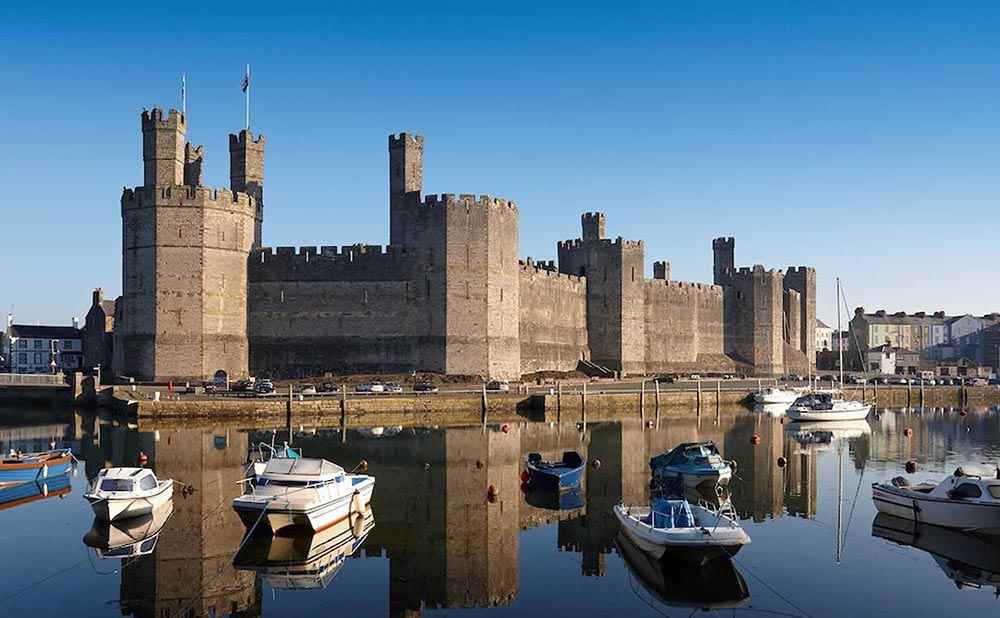Coach trips to Caernarfon and Conwy